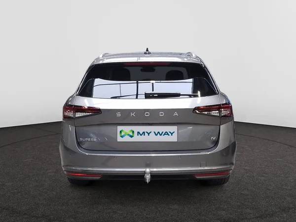 SKODA Superb Combi (2024) — foto 14 van 15