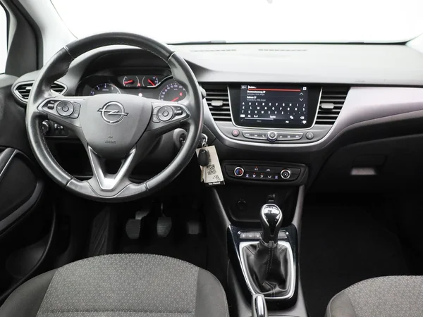 Opel Crossland X (2021) — foto 33 van 35