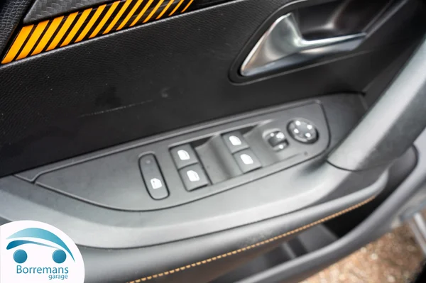 Peugeot 2008 (2022) — foto 8 van 45