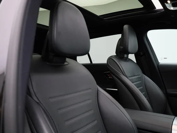 Mercedes-Benz C-Klasse (2022) — foto 37 van 54