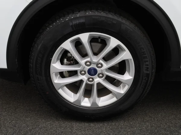 Ford Kuga (2024) — foto 5 van 39