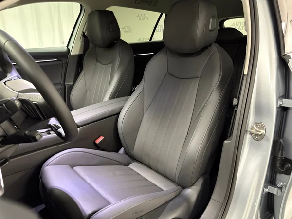 SKODA Superb Combi PHEV (2025) — foto 6 van 15