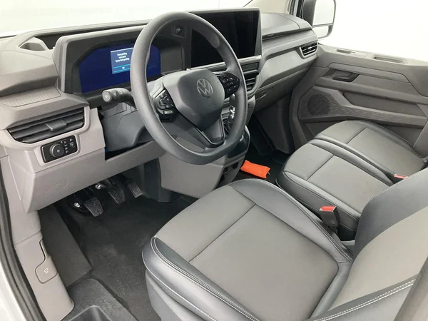 VOLKSWAGEN Transporter T7 30 Fou Swb Dsl (2025) — foto 36 van 45