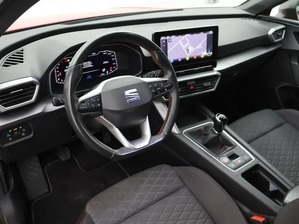SEAT Leon (2021) — foto 9 van 27
