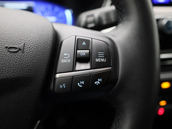 Ford Kuga (2022) — foto 8 van 41