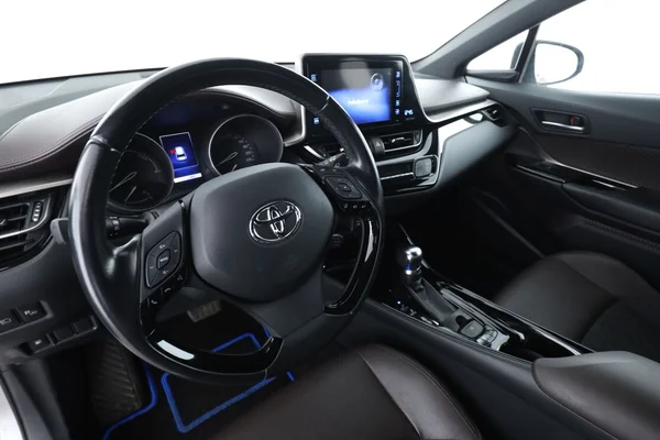 Toyota C-HR (2018) — foto 2 van 16