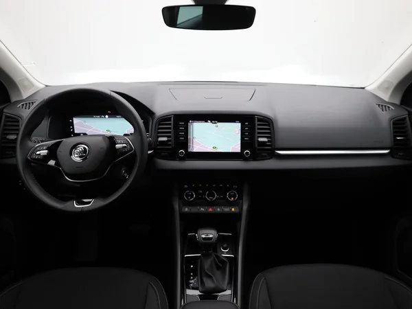 SKODA Karoq (2024) — foto 18 van 19