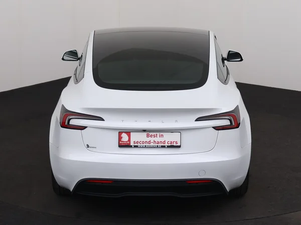TESLA Model 3 (2024) — foto 25 van 28