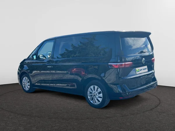 VOLKSWAGEN Multivan T7 eHybrid (PHEV) (2023) — foto 8 van 18