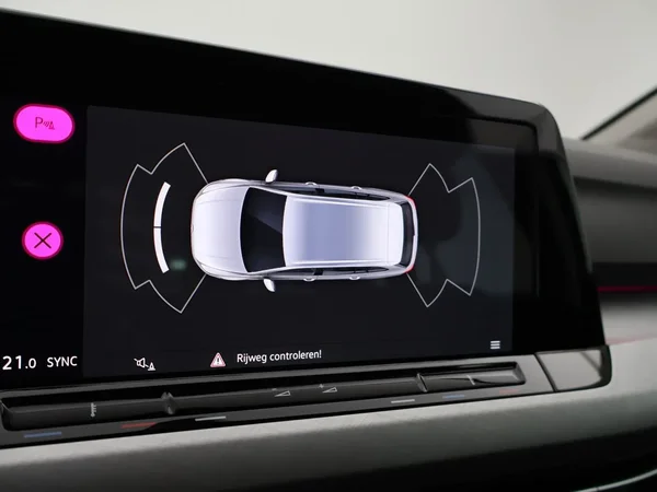 Volkswagen Golf (2022) — foto 16 van 23