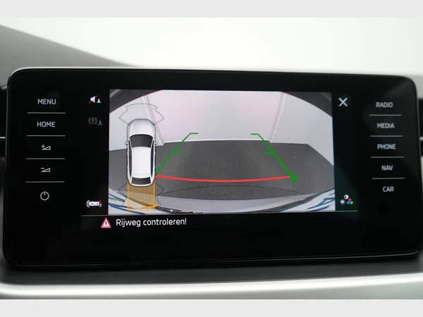 SKODA Scala (2022) — foto 2 van 29
