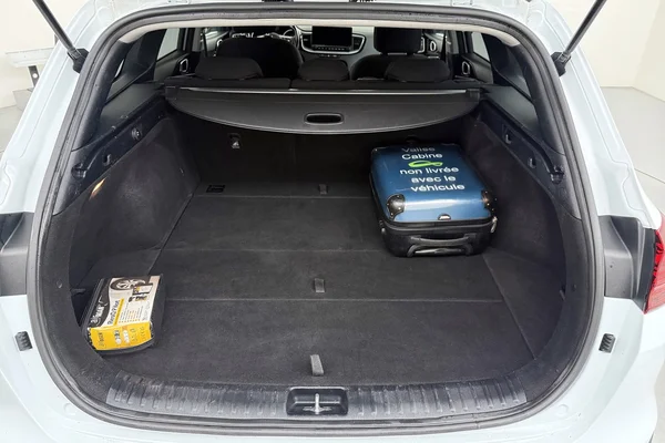 Kia Ceed SW (2020) — foto 3 van 33