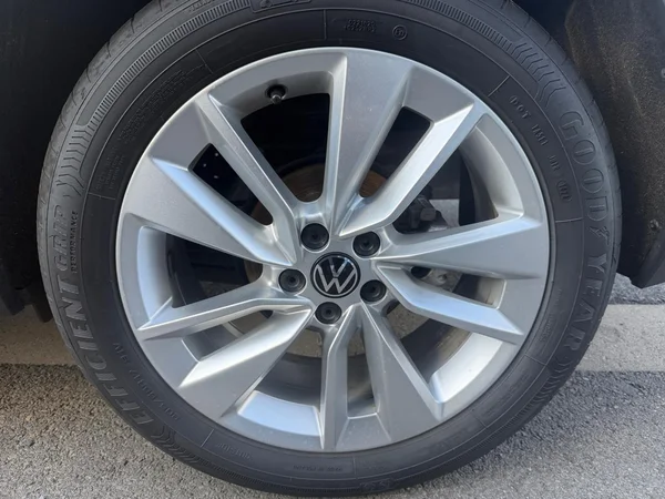 VOLKSWAGEN Taigo (2025) — foto 3 van 20