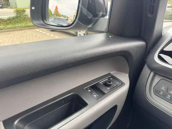 VOLKSWAGEN ID.Buzz (2023) — foto 5 van 19
