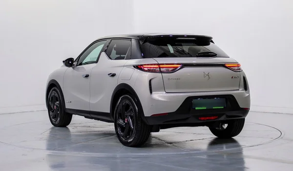 DS DS 3 Crossback E-Tense (2022) — foto 23 van 40