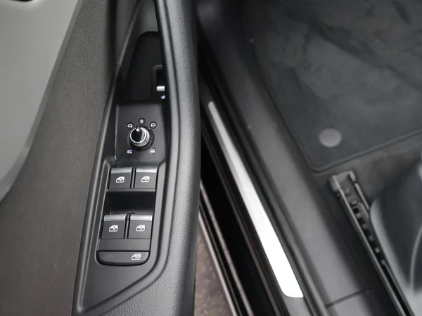 AUDI A4 Avant (2023) — foto 19 van 30