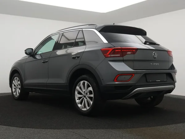 VOLKSWAGEN T-Roc (2024) — foto 22 van 26