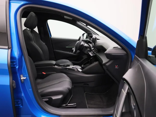 Peugeot e-208 (2023) — foto 37 van 50