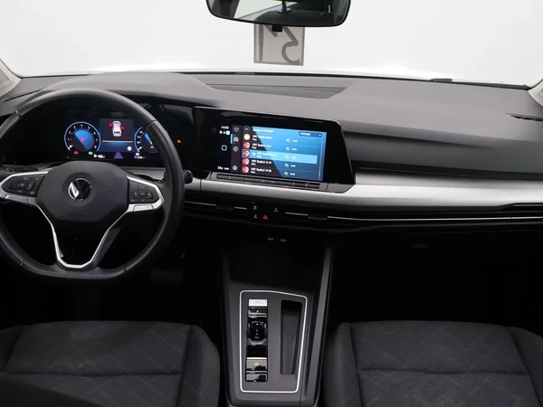 Volkswagen Golf (2022) — foto 5 van 25
