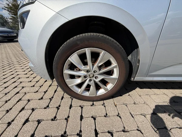 SKODA Kamiq (2021) — foto 16 van 24