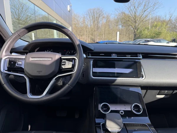 Land Rover Range Rover Velar (2022) — foto 7 van 28