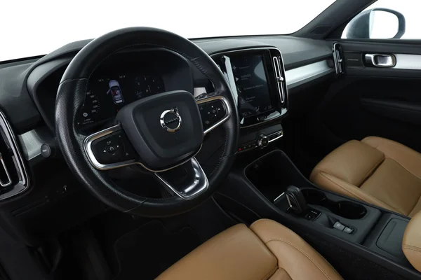 Volvo XC40 (2018) — foto 2 van 16