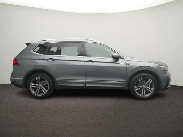 VOLKSWAGEN Tiguan Allspace (2021) — foto 8 van 10