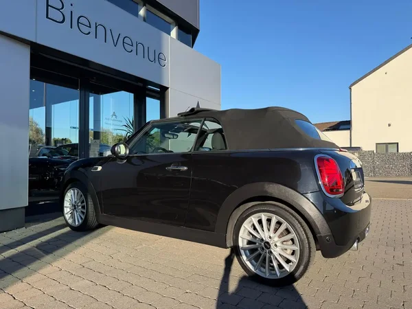 Mini Cooper (2018) — foto 18 van 28