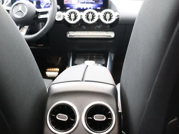 Mercedes-Benz EQA (2025) — foto 13 van 27