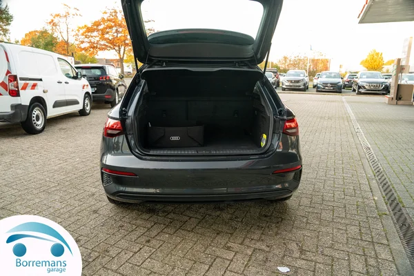 Audi A3 (2023) — foto 5 van 47