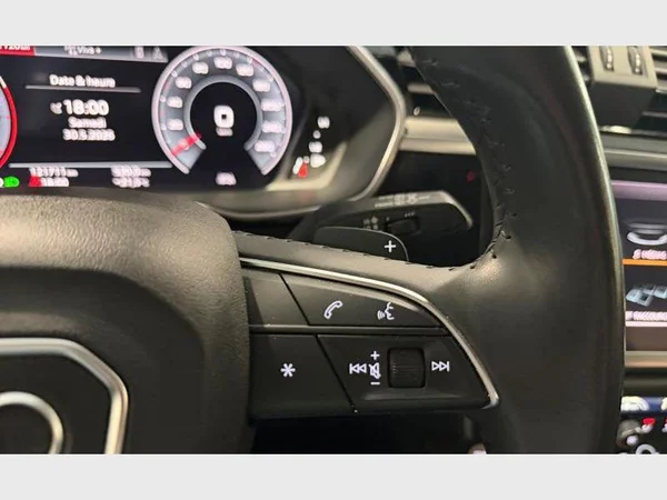 Audi Q3 (2019) — foto 14 van 28