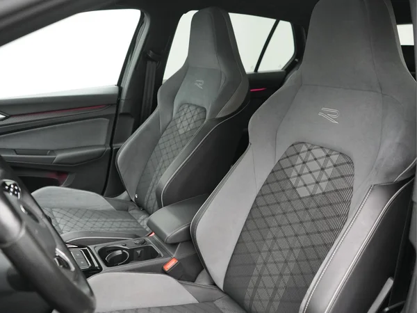 VOLKSWAGEN Golf VIII (2022) — foto 15 van 31