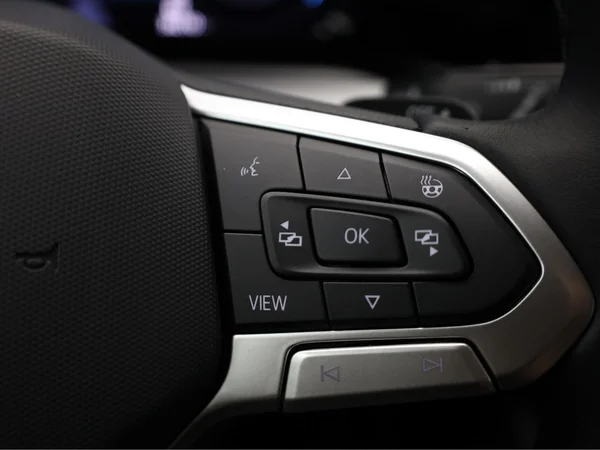 VOLKSWAGEN Golf VIII SW (2024) — foto 14 van 23