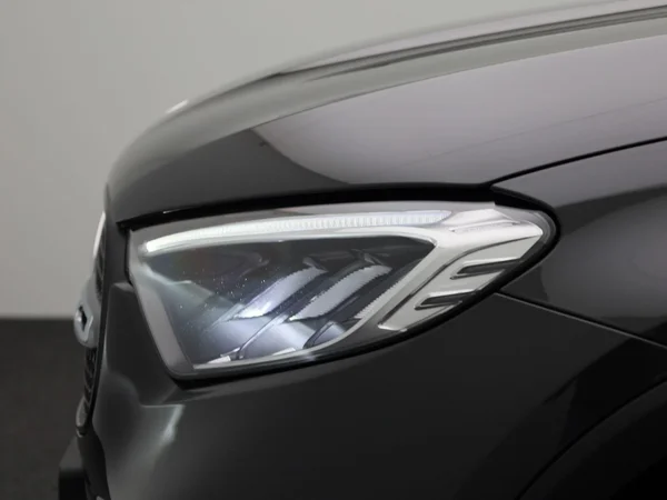 Mercedes-Benz GLC (2025) — foto 8 van 45