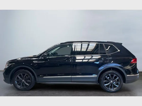 Volkswagen Tiguan Allspace (2022) — foto 23 van 29