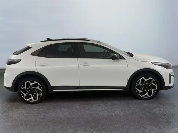 KIA XCeed (2024) — foto 30 van 35