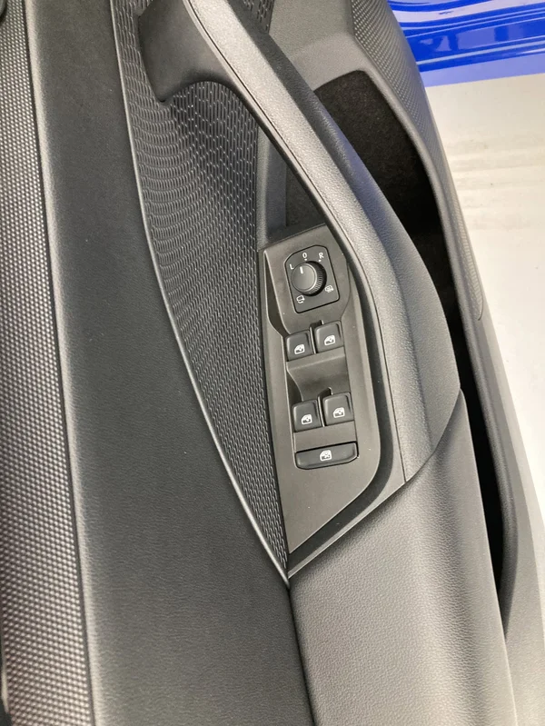 SKODA Octavia Combi (2022) — foto 6 van 35
