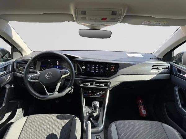 VOLKSWAGEN Polo (2023) — foto 12 van 16