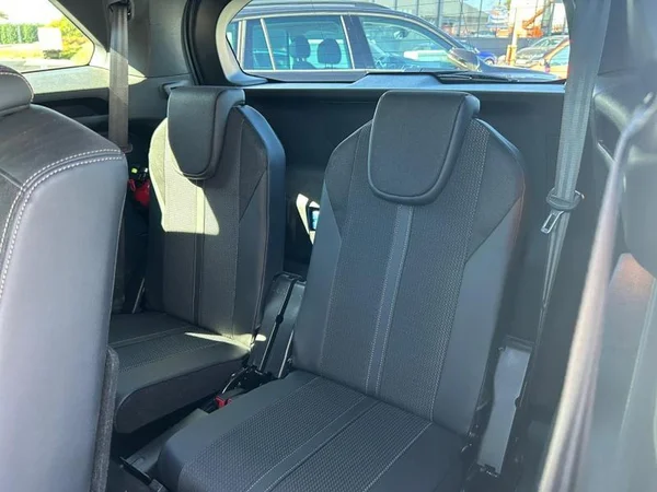 PEUGEOT 5008 Dsl (2022) — foto 5 van 32