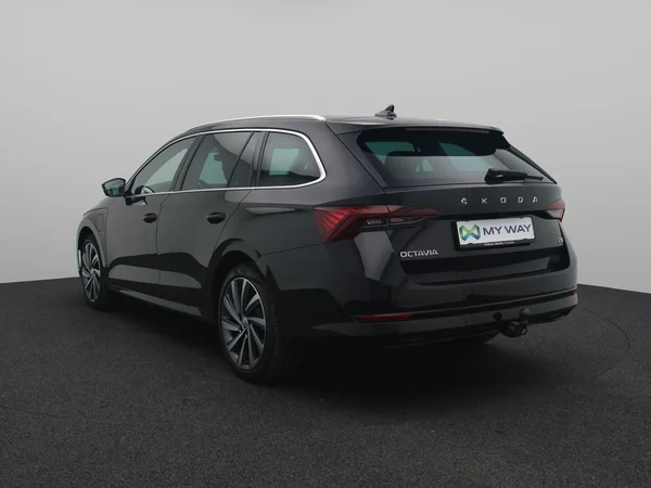 SKODA Octavia Combi (2024) — foto 13 van 18