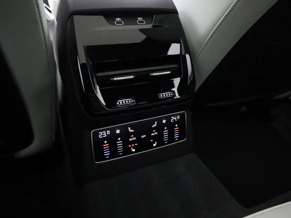 AUDI A6 (2026) — foto 2 van 28