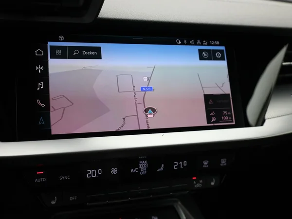AUDI A3 Sportback (2023) — foto 10 van 21