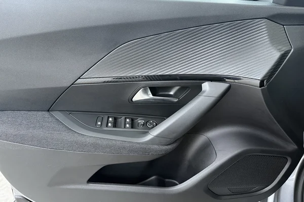 Peugeot 2008 (2025) — foto 8 van 16