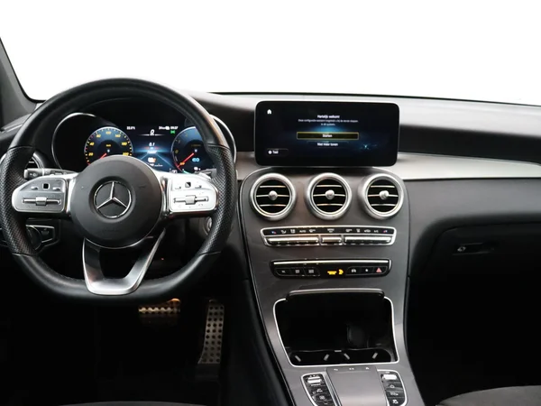 Mercedes-Benz GLC (2022) — foto 9 van 26