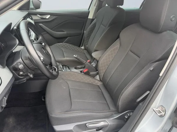SKODA Kamiq (2023) — foto 3 van 28