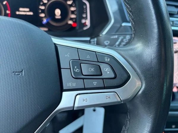 VOLKSWAGEN Tiguan (2022) — foto 19 van 30