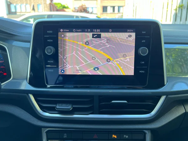 VOLKSWAGEN T-Roc (2023) — foto 5 van 24