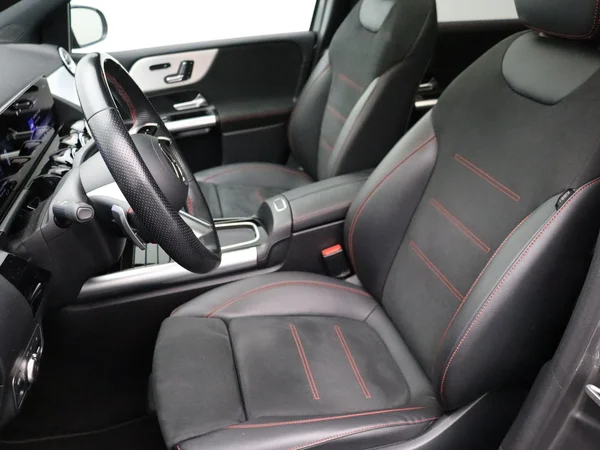 Mercedes-Benz B-Klasse (2023) — foto 4 van 32