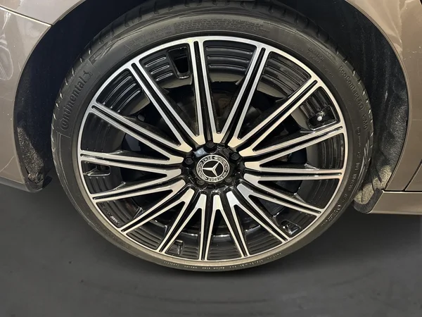 Mercedes-Benz E-Klasse (2024) — foto 19 van 22