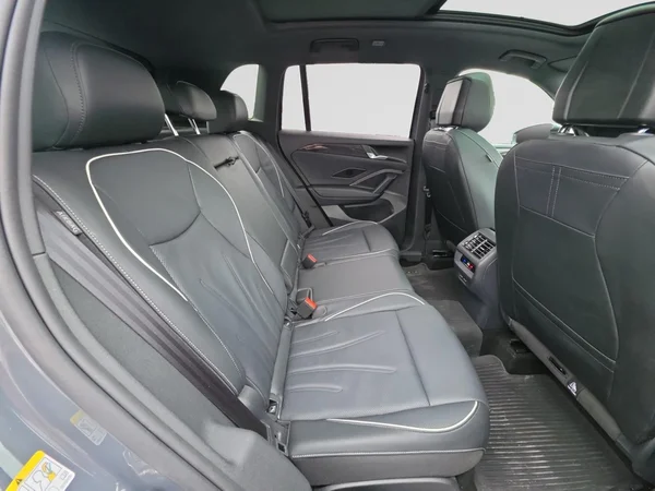 VOLKSWAGEN Tiguan (2026) — foto 9 van 22
